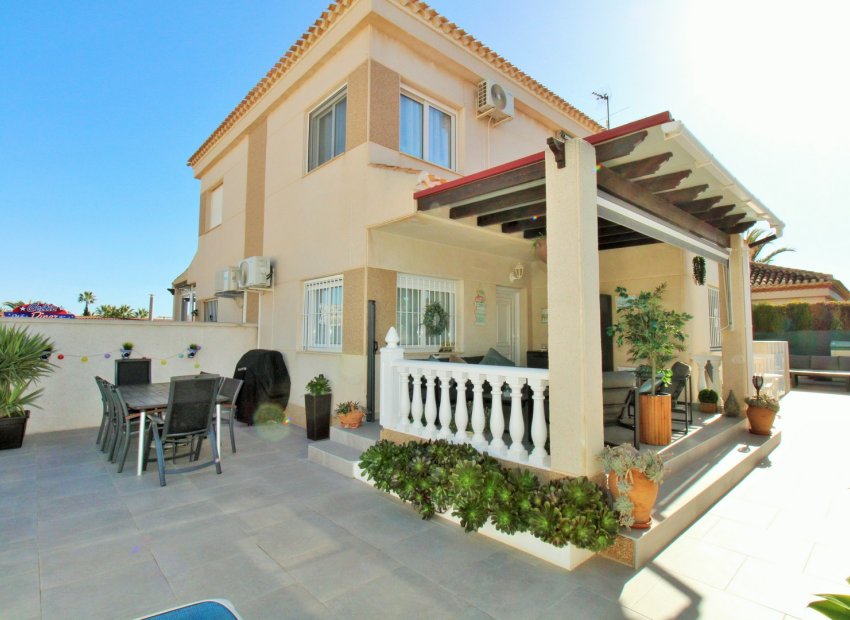 Bestaande bouw - Villa -
Orihuela Costa - Playa Flamenca