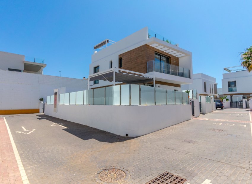Bestaande bouw - Villa -
Orihuela Costa - Villamartín