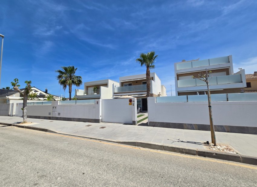 Bestaande bouw - Villa -
Pilar de la Horadada - Pilar de la Horadada *