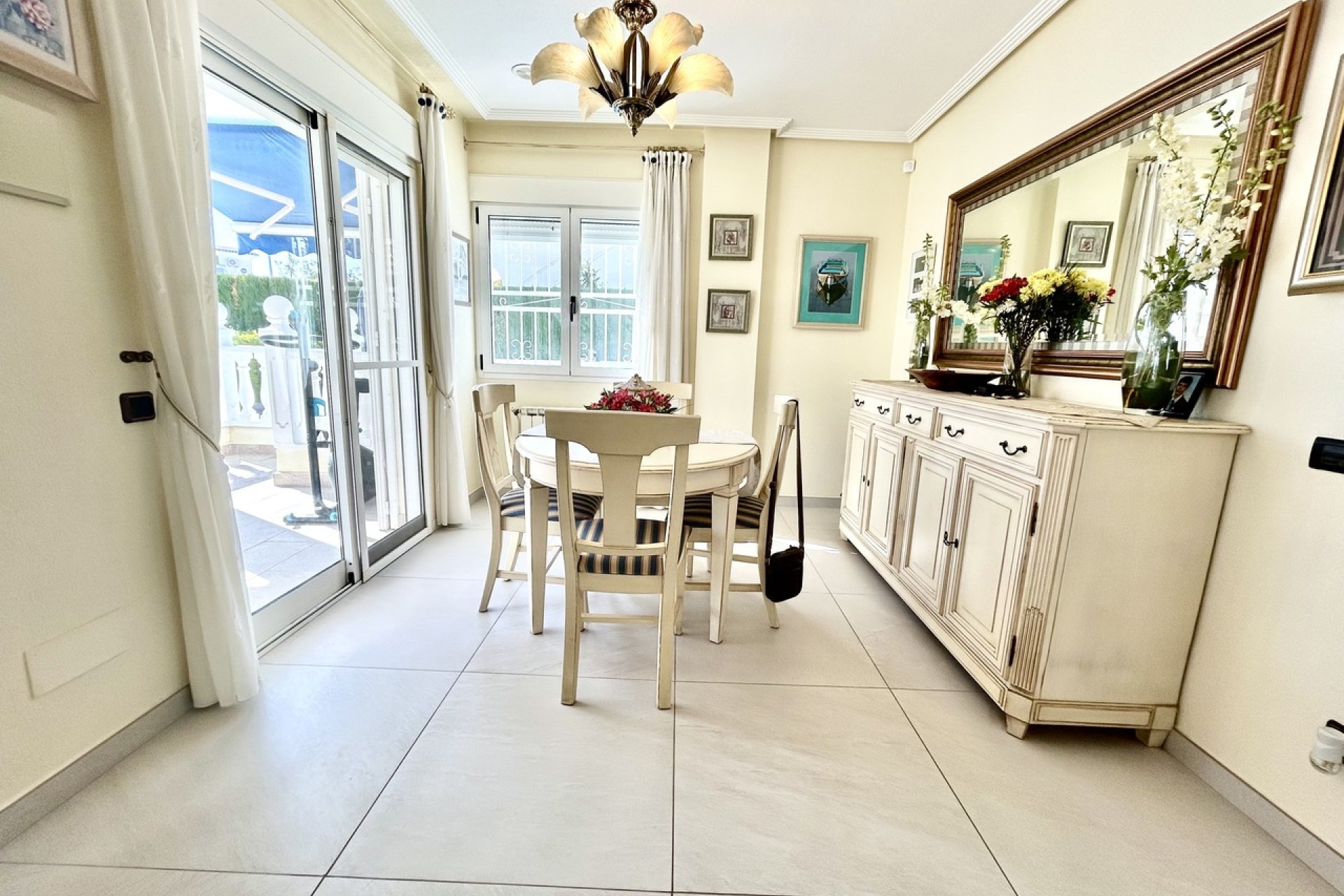 Bestaande bouw - Villa -
Pinar de Campoverde