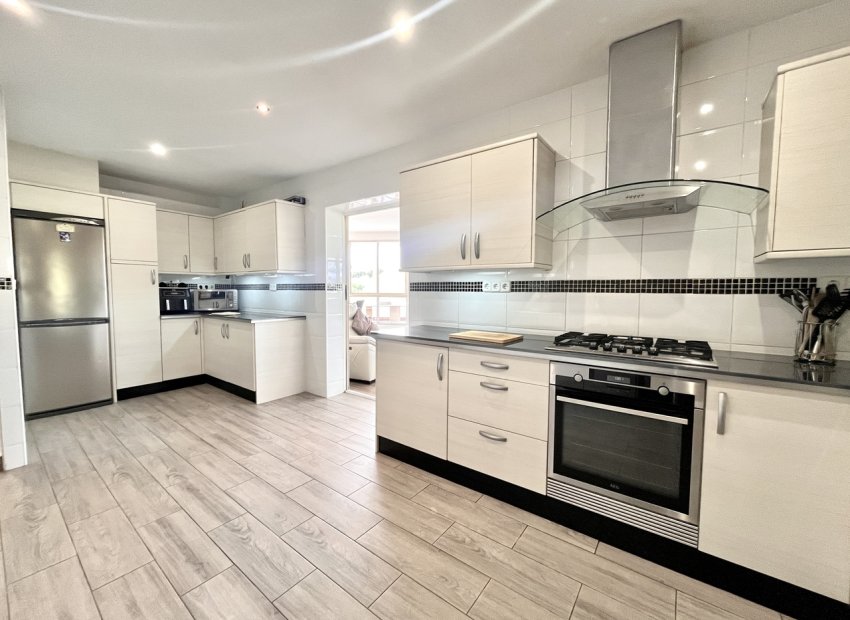 Bestaande bouw - Villa -
Pinar de Campoverde
