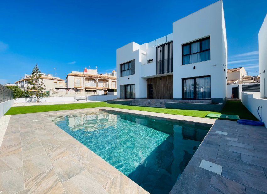 Bestaande bouw - Villa -
Torrevieja - Aguas Nuevas