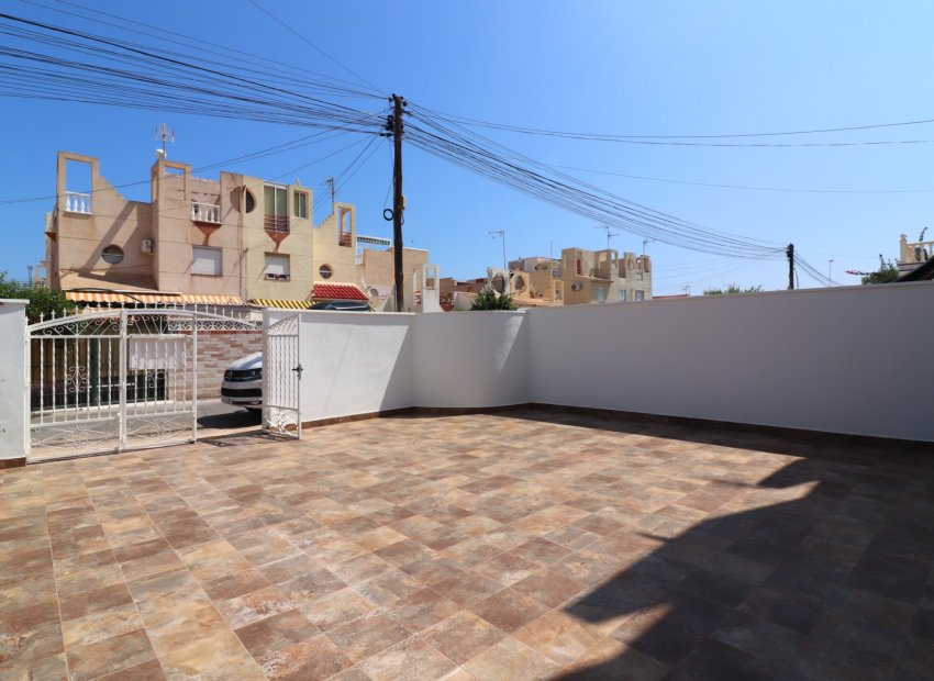 Bestaande bouw - Villa -
Torrevieja - El Salado