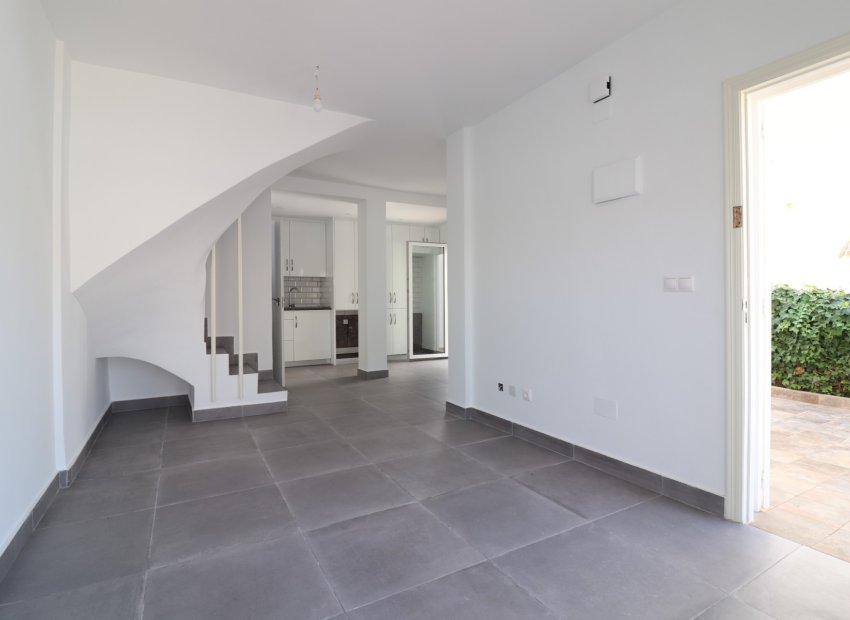 Bestaande bouw - Villa -
Torrevieja - El Salado