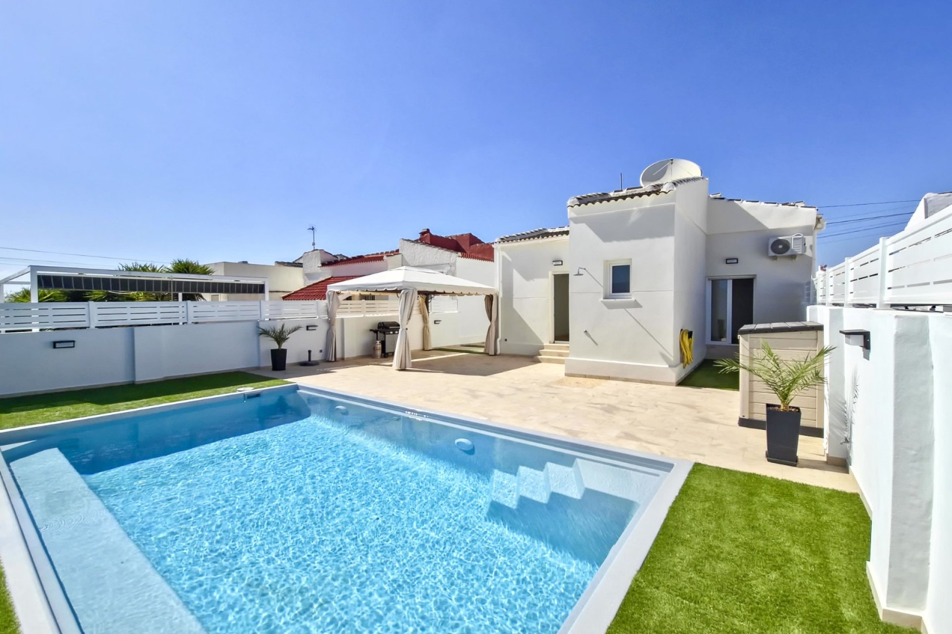 Bestaande bouw - Villa -
Torrevieja - La Siesta