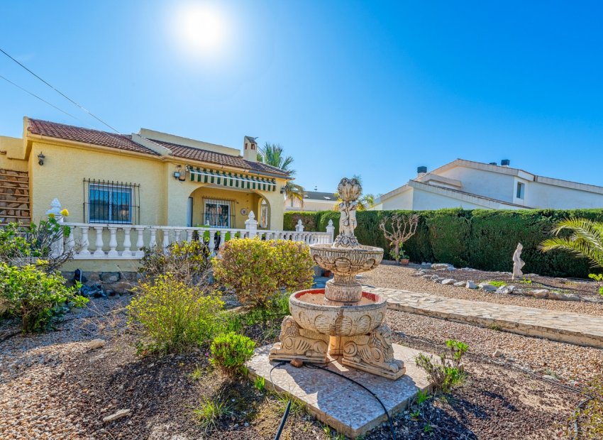 Bestaande bouw - Villa -
Torrevieja - La Siesta