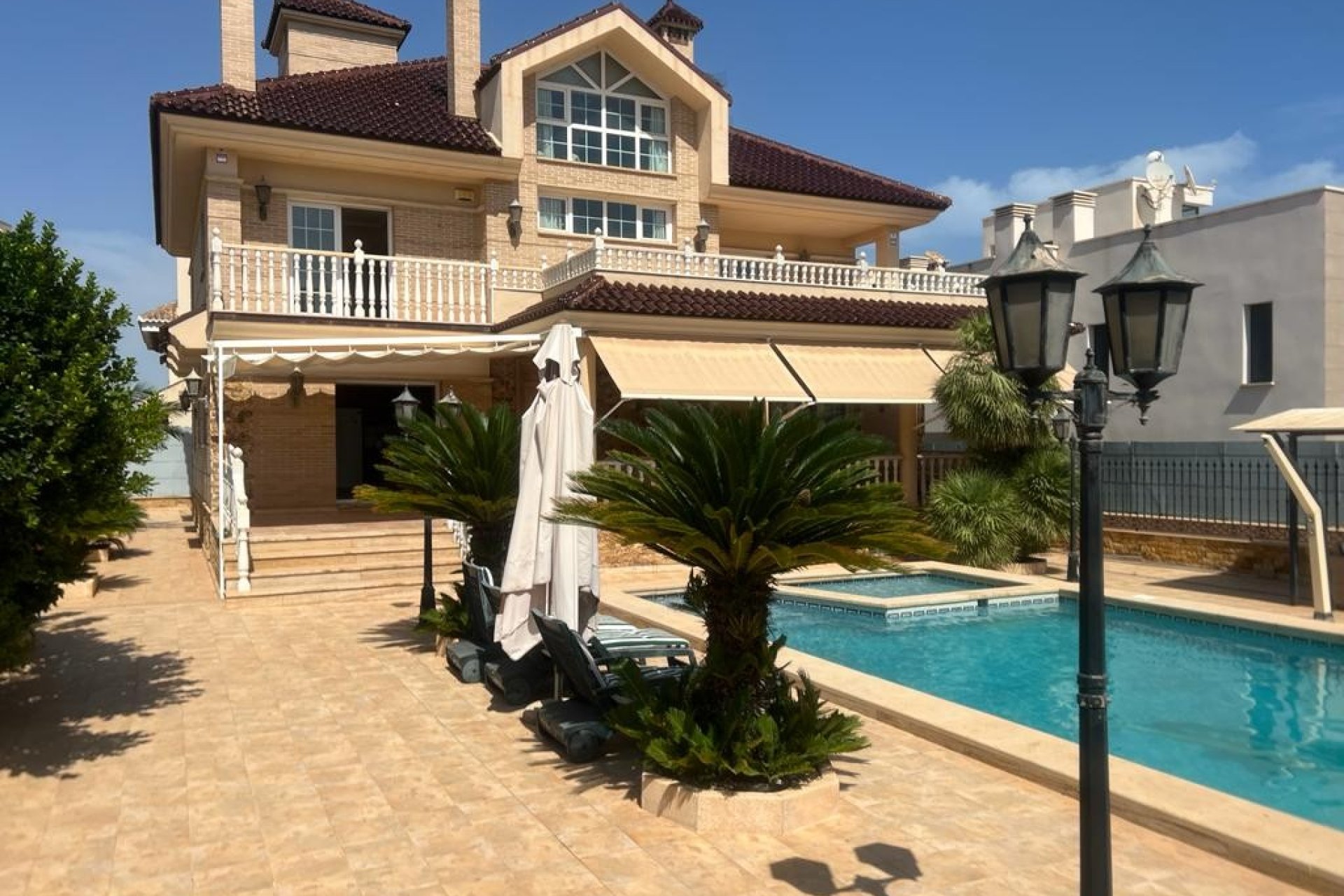 Bestaande bouw - Villa -
Torrevieja - La veleta