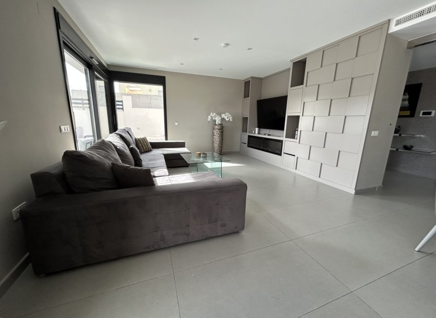 Bestaande bouw - Villa -
Torrevieja - Los Balcones