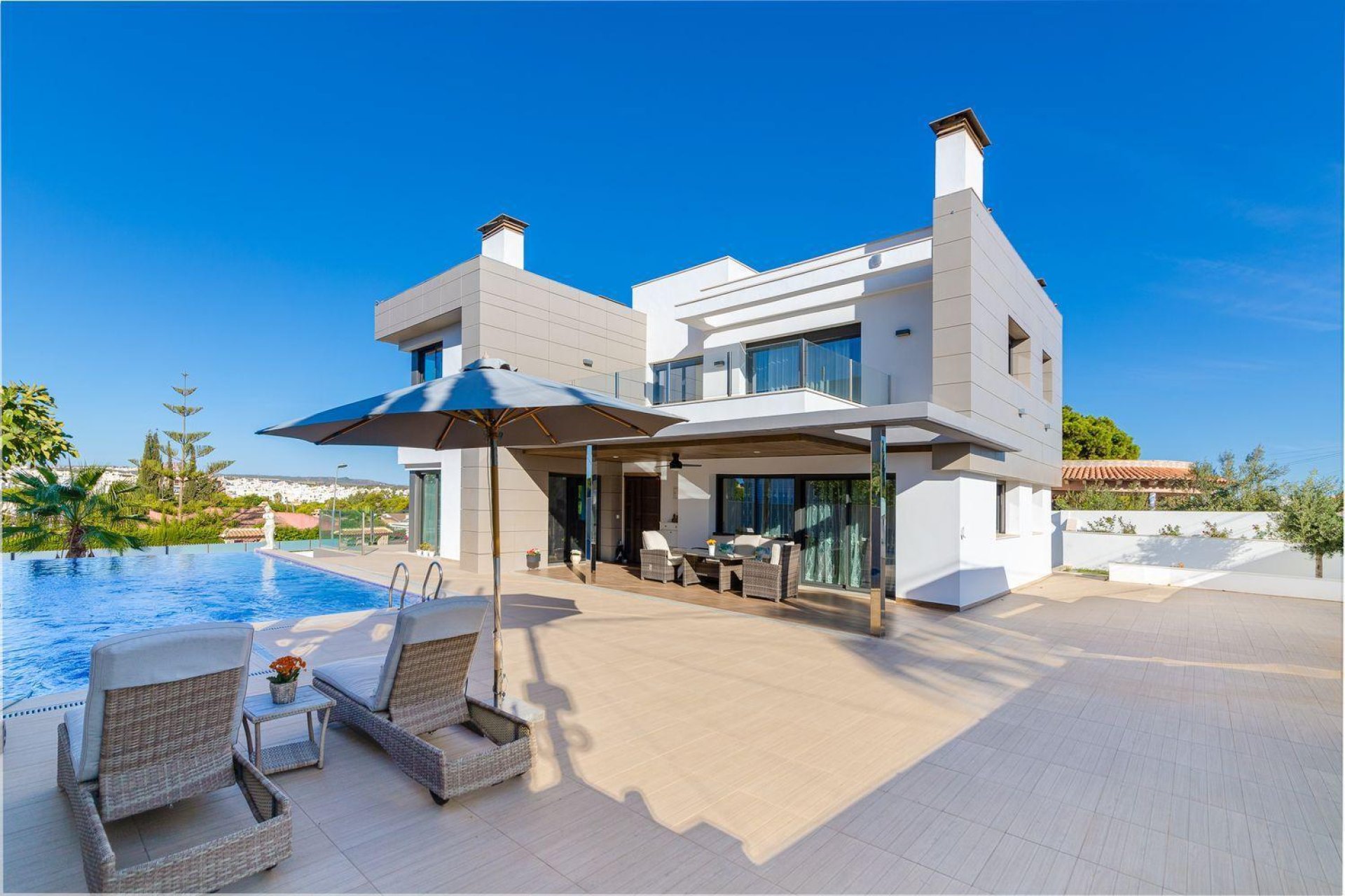 Bestaande bouw - Villa -
Torrevieja - Los Balcones