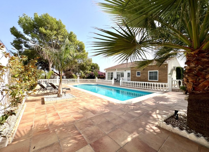 Bestaande bouw - Villa -
Torrevieja - Los Balcones