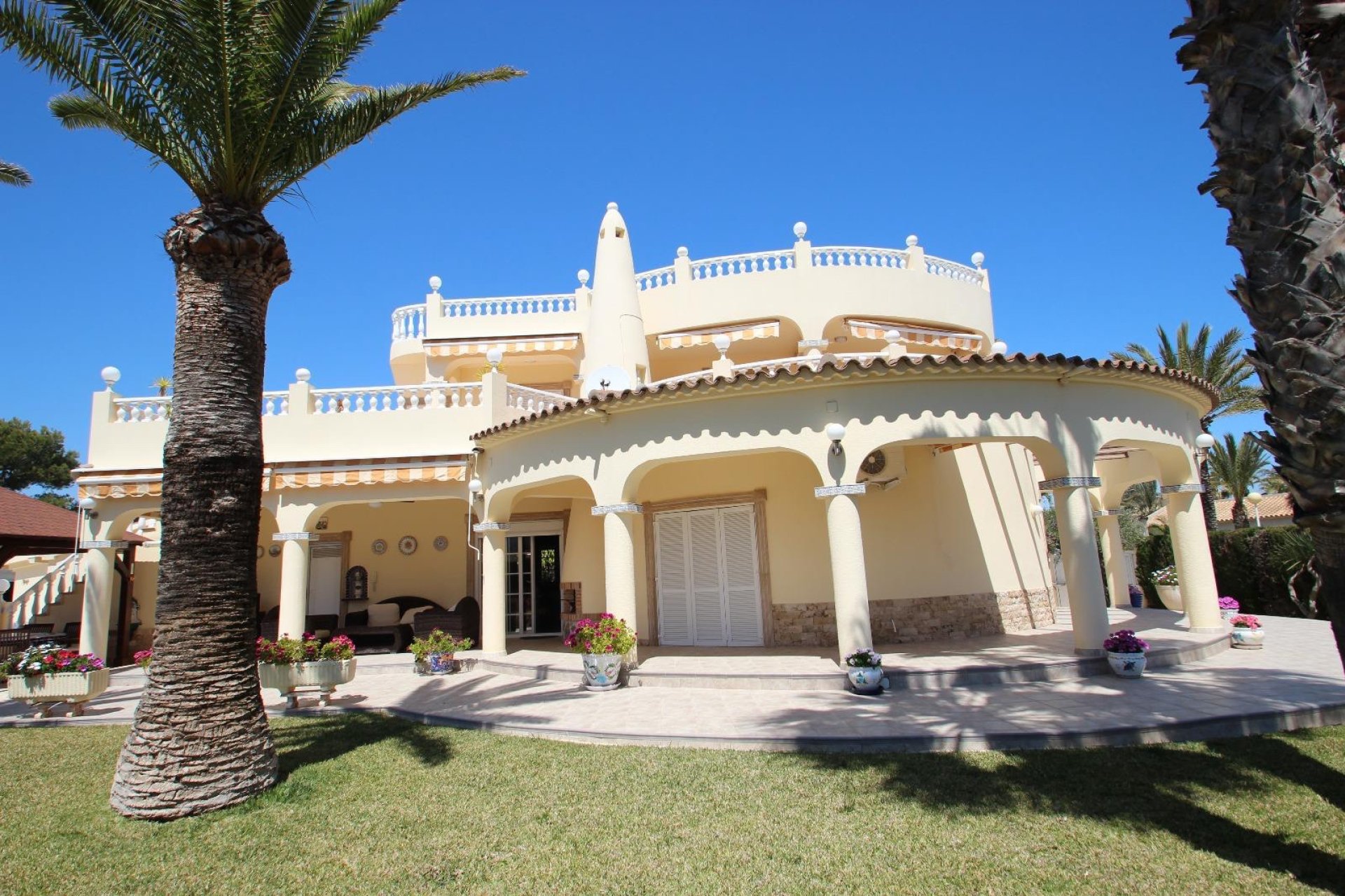 Bestaande bouw - Villa -
Torrevieja - Punta Prima