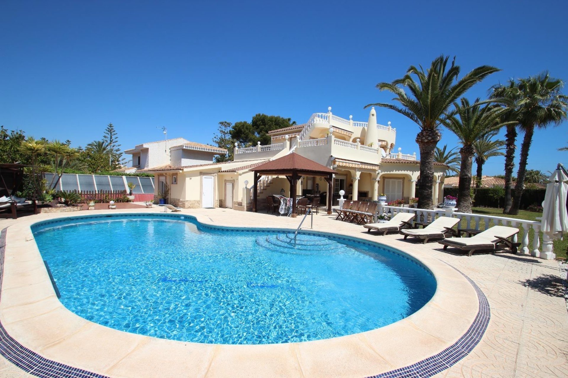 Bestaande bouw - Villa -
Torrevieja - Punta Prima