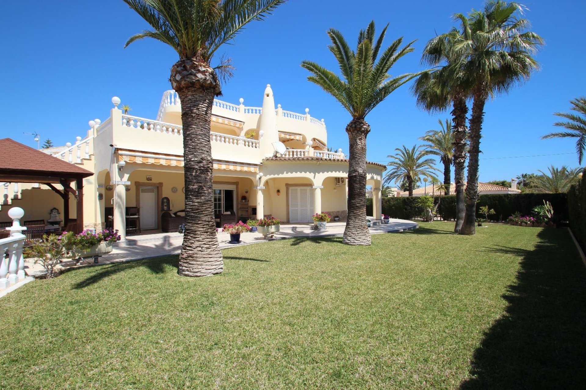 Bestaande bouw - Villa -
Torrevieja - Punta Prima