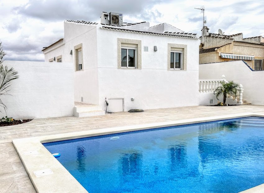 Bestaande bouw - Villa -
Torrevieja - San Luis