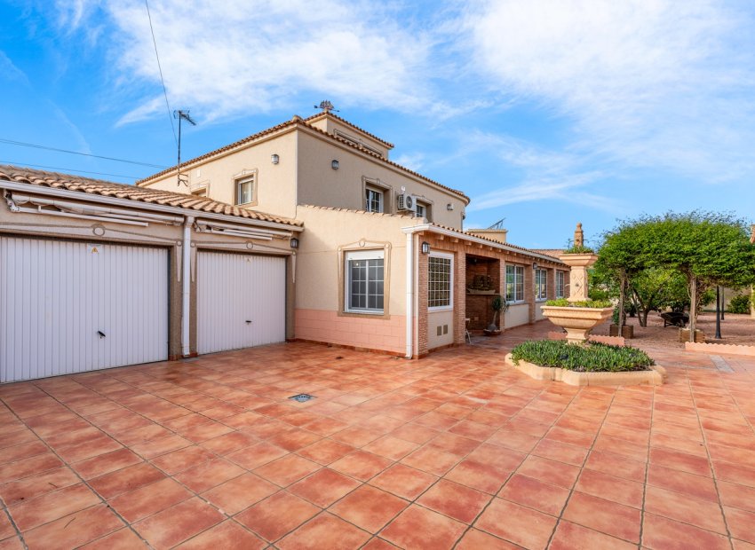 Bestaande bouw - Villa -
Torrevieja