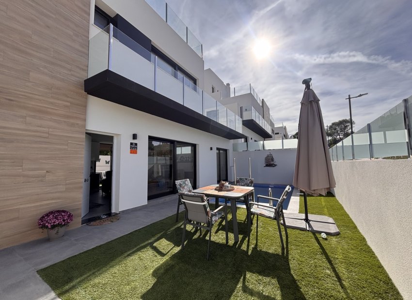 Bestaande bouw - Villa -
Villamartín - Villamartin