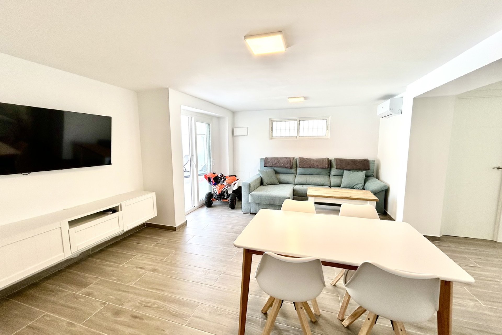 Bestaande bouw - Villa -
Villamartín - Villamartin