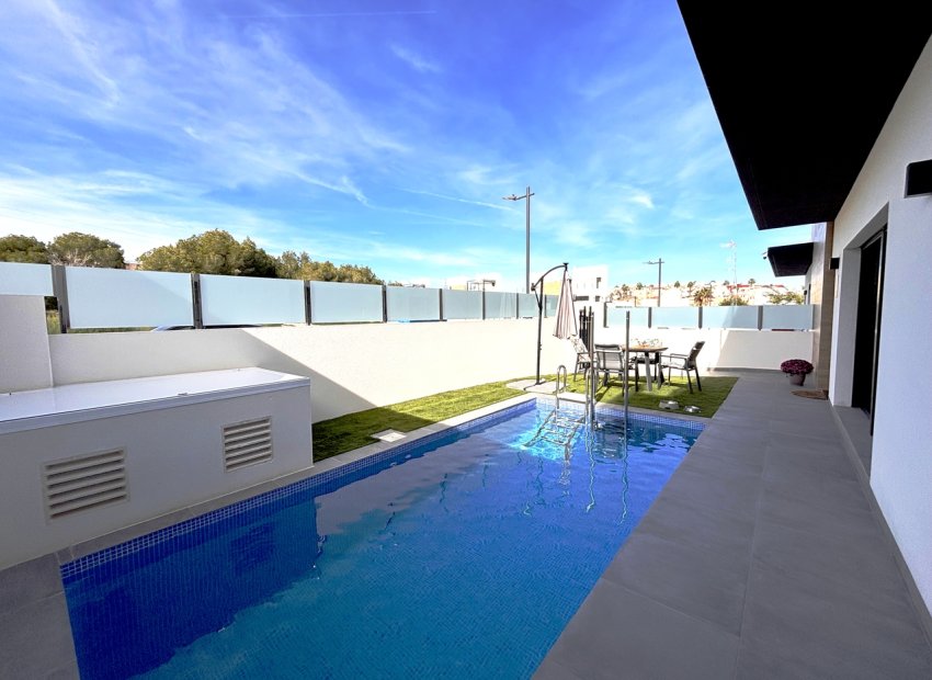 Bestaande bouw - Villa -
Villamartín - Villamartin