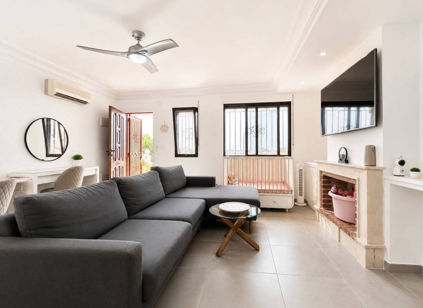 Bestaande bouw - Villa -
Villamartín - Villamartin