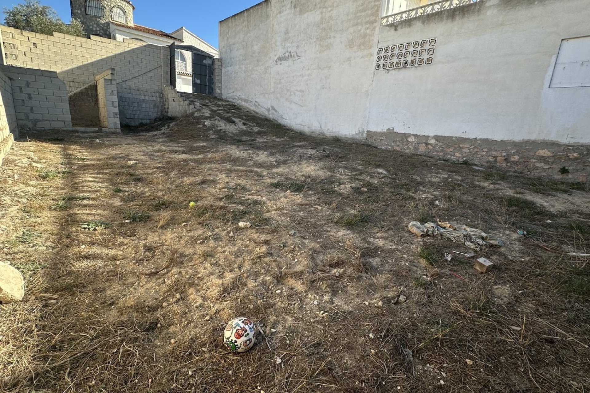 Bouwgrond Benijofar 200m2 met vergunning nabij centrum