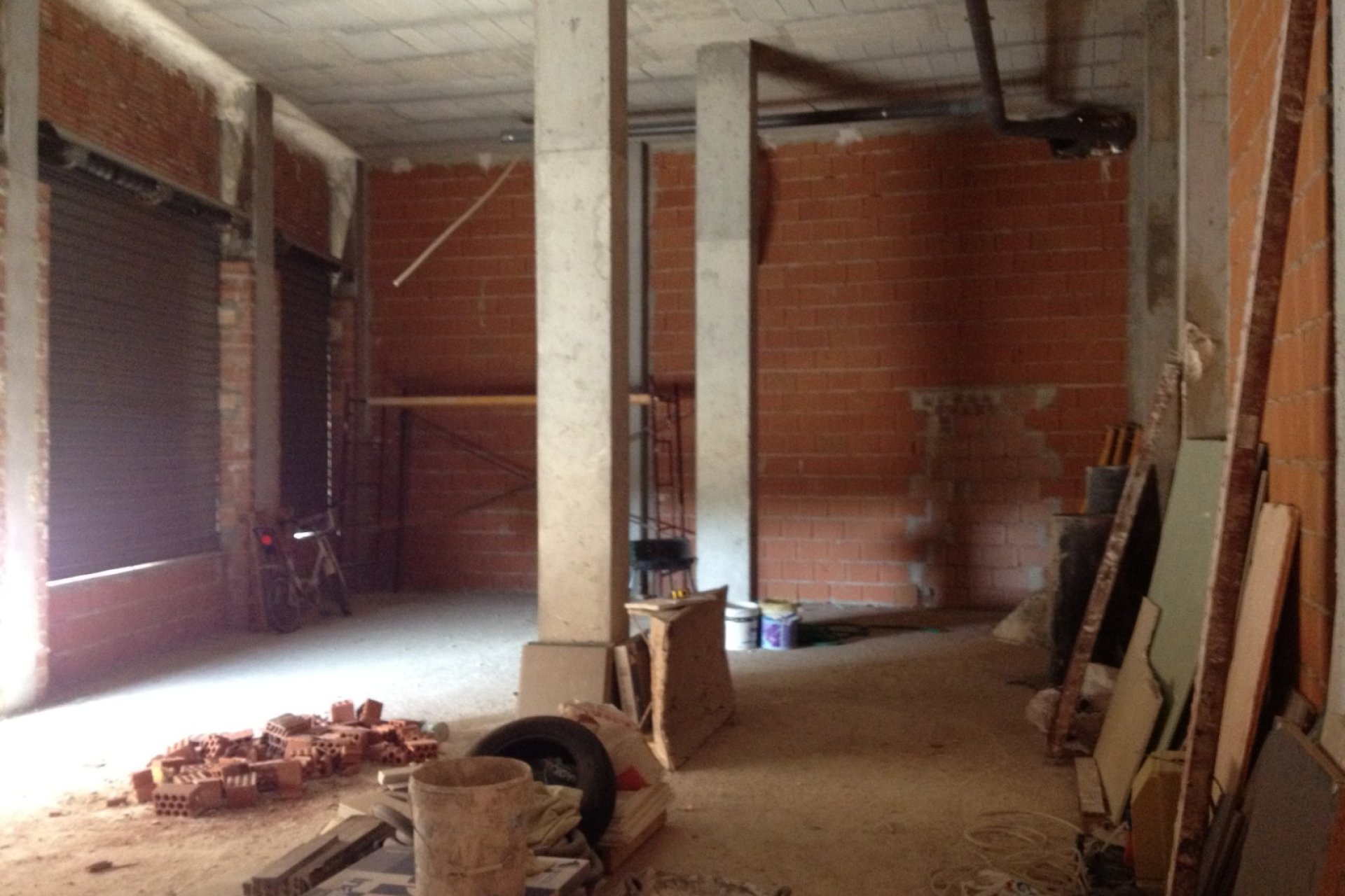 Brand-new commercial space or home for sale in Los Montesinos, 182 m²