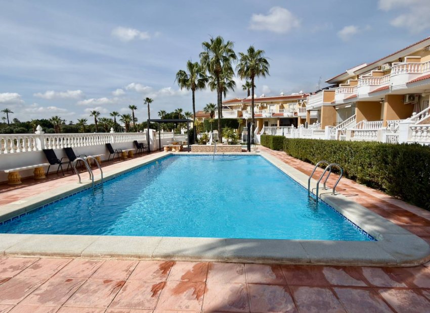 Charmant appartement met solarium en zwembad in Ciudad Quesada, Costa Blanca