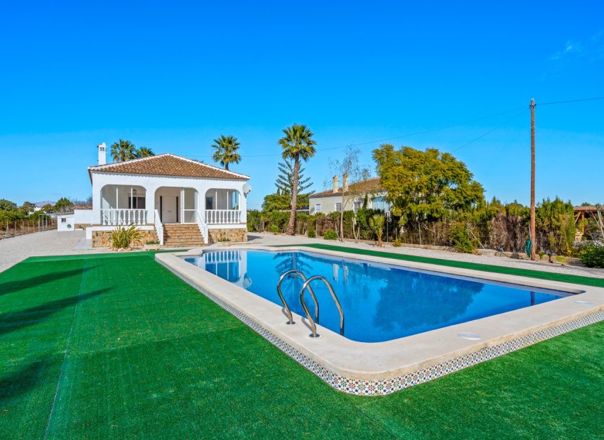 Charmant landhuis met gastenverblijf, zwembad en privacy in Dolores, Costa Blanca