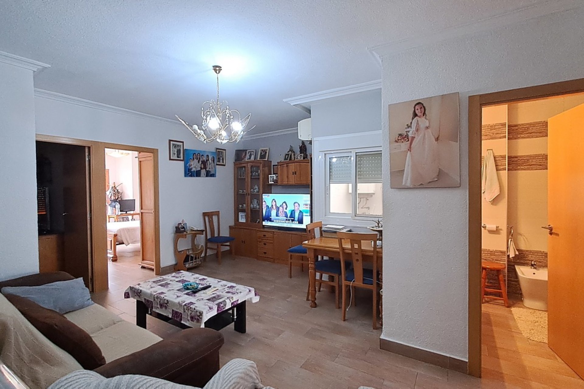 Charmante woning met bedrijf en bergzicht in Benijófar