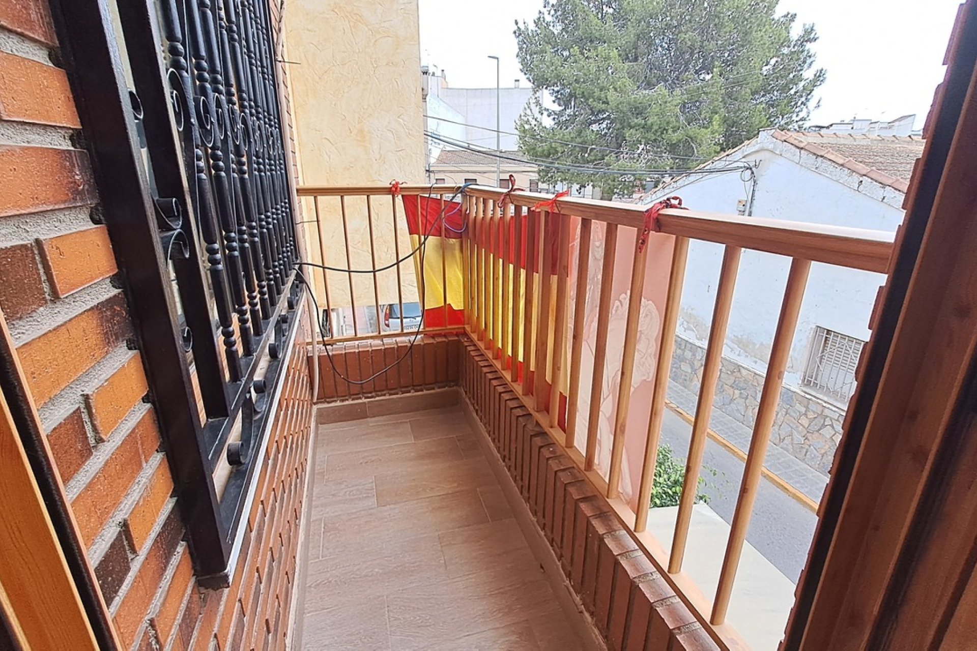 Charmante woning met bedrijf en bergzicht in Benijófar