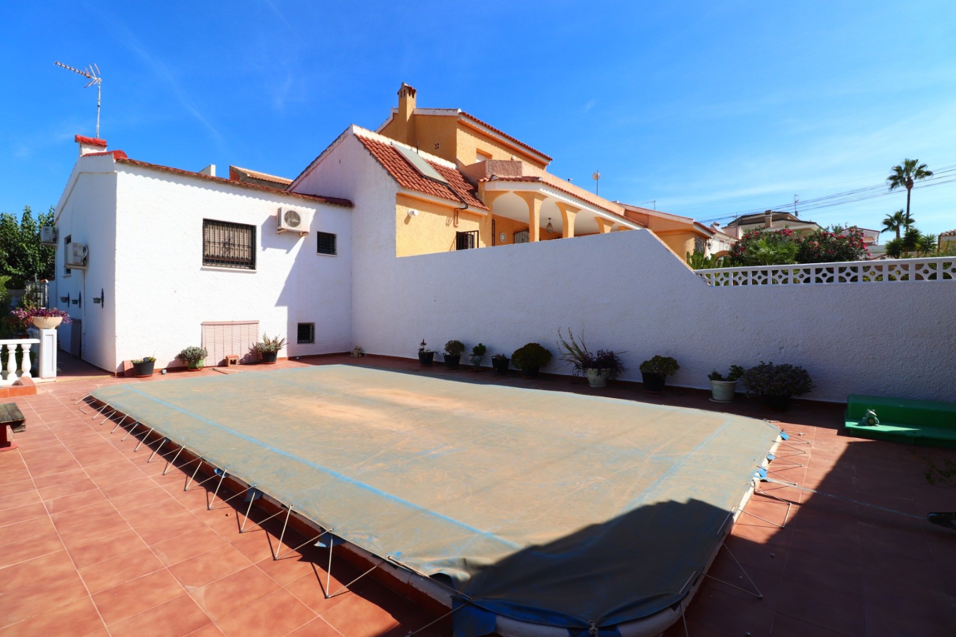 Charming townhouse in Benijofar with private pool, garden and 3 bedrooms