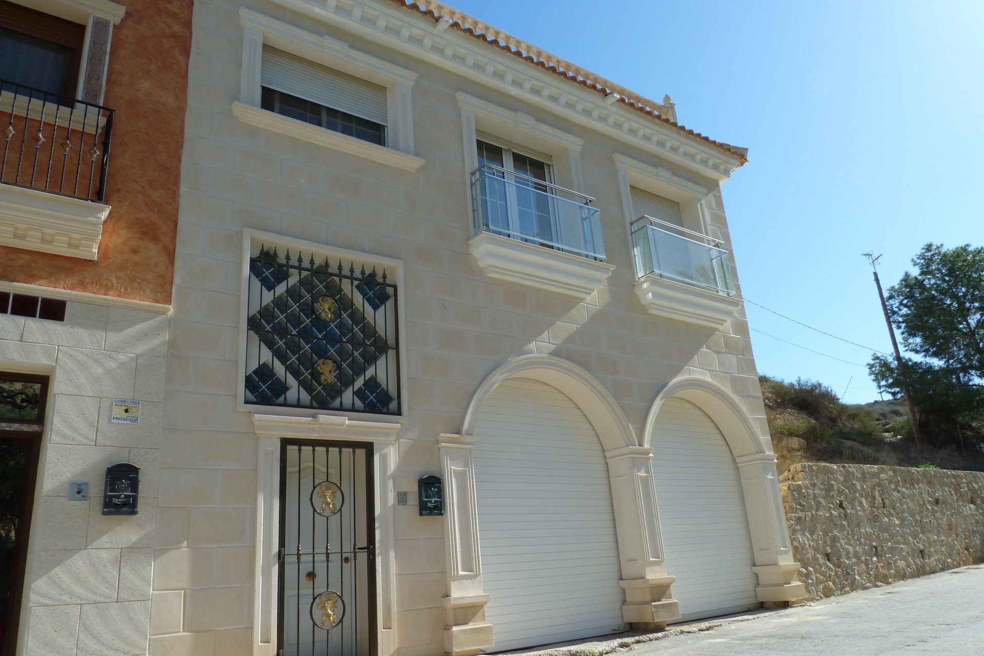 Charming villa in Rojales with mountain views and air conditioning