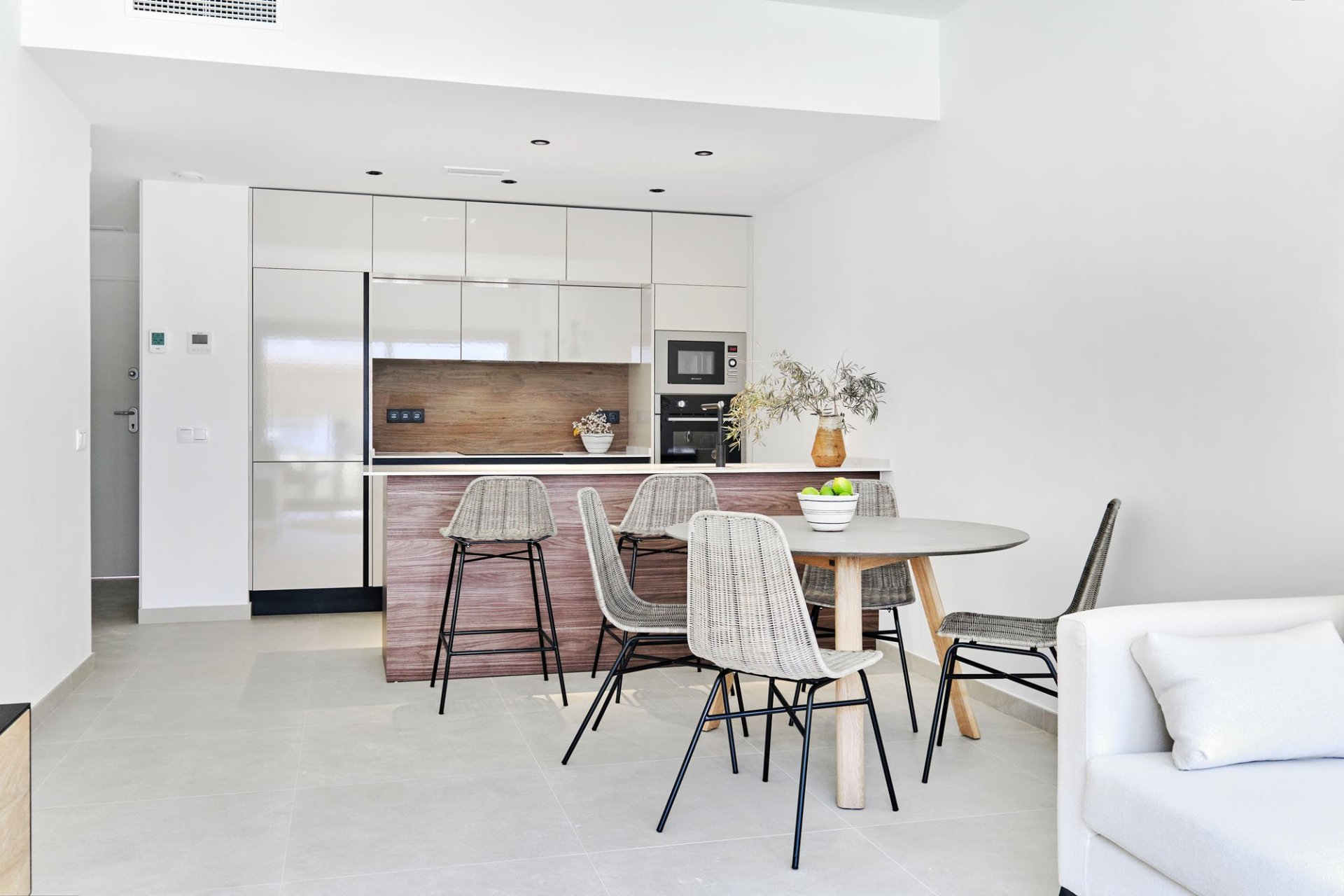 Comfortabele bungalow met tuin en solarium nabij zee in Torrevieja, 2 slaapkamers