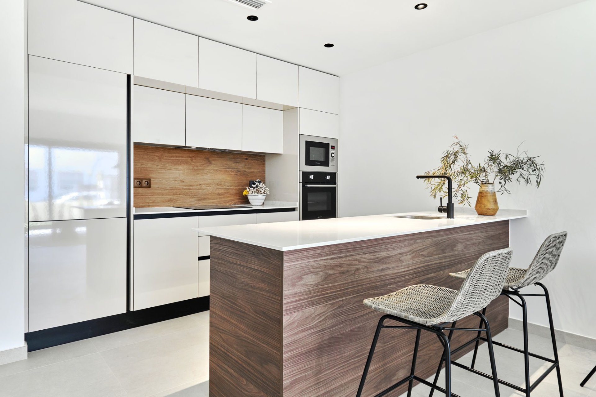 Comfortabele bungalow met tuin en solarium nabij zee in Torrevieja, 2 slaapkamers