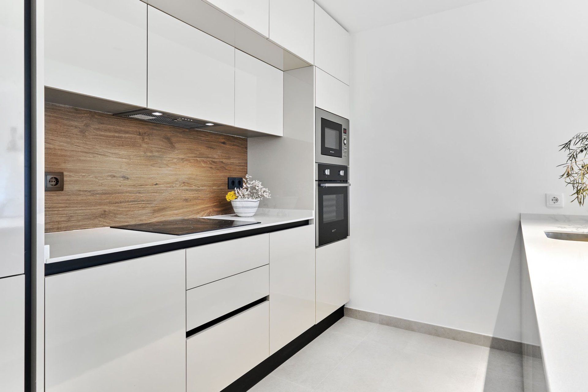 Comfortabele bungalow met tuin en solarium nabij zee in Torrevieja, 2 slaapkamers