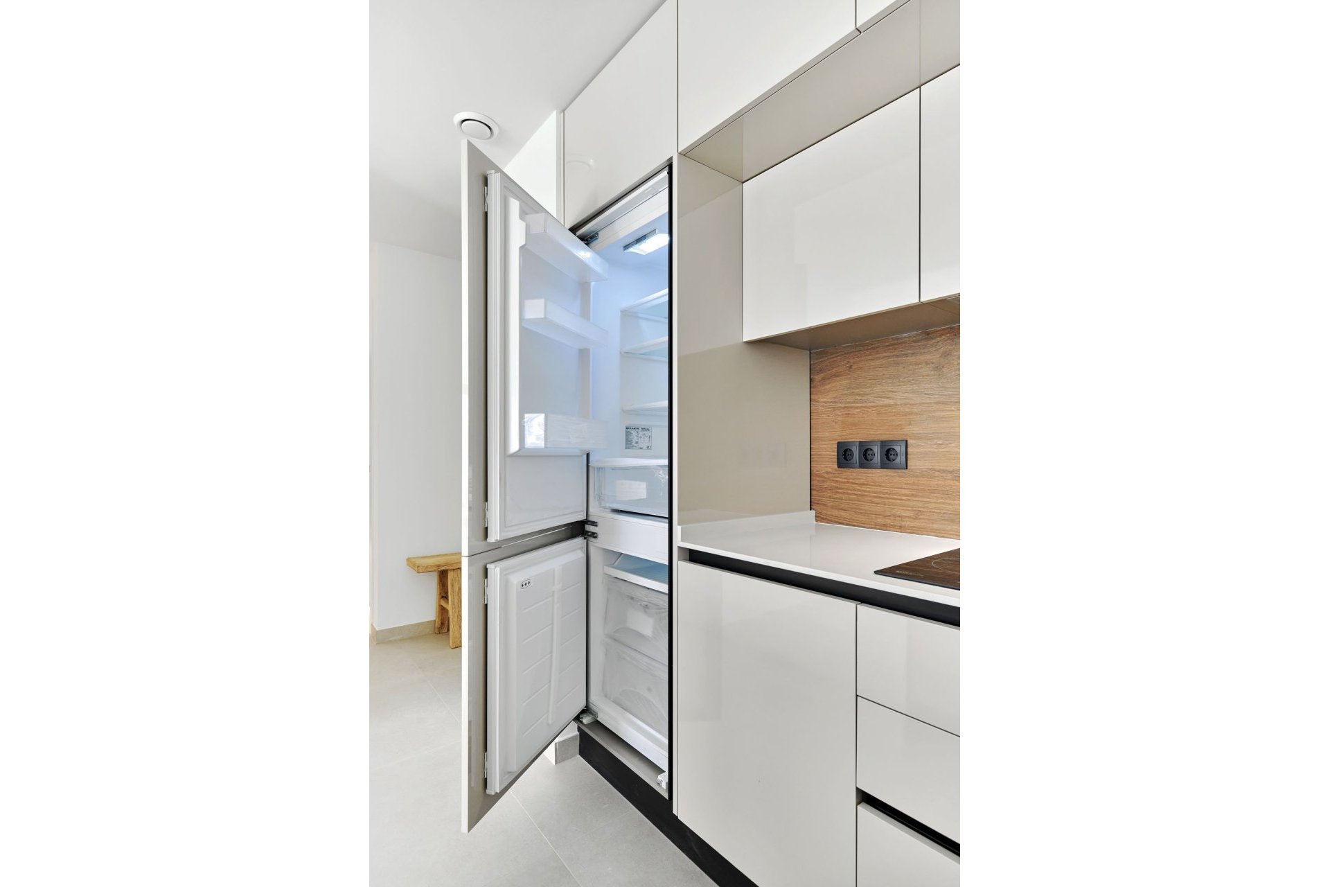 Comfortabele bungalow met tuin en solarium nabij zee in Torrevieja, 2 slaapkamers