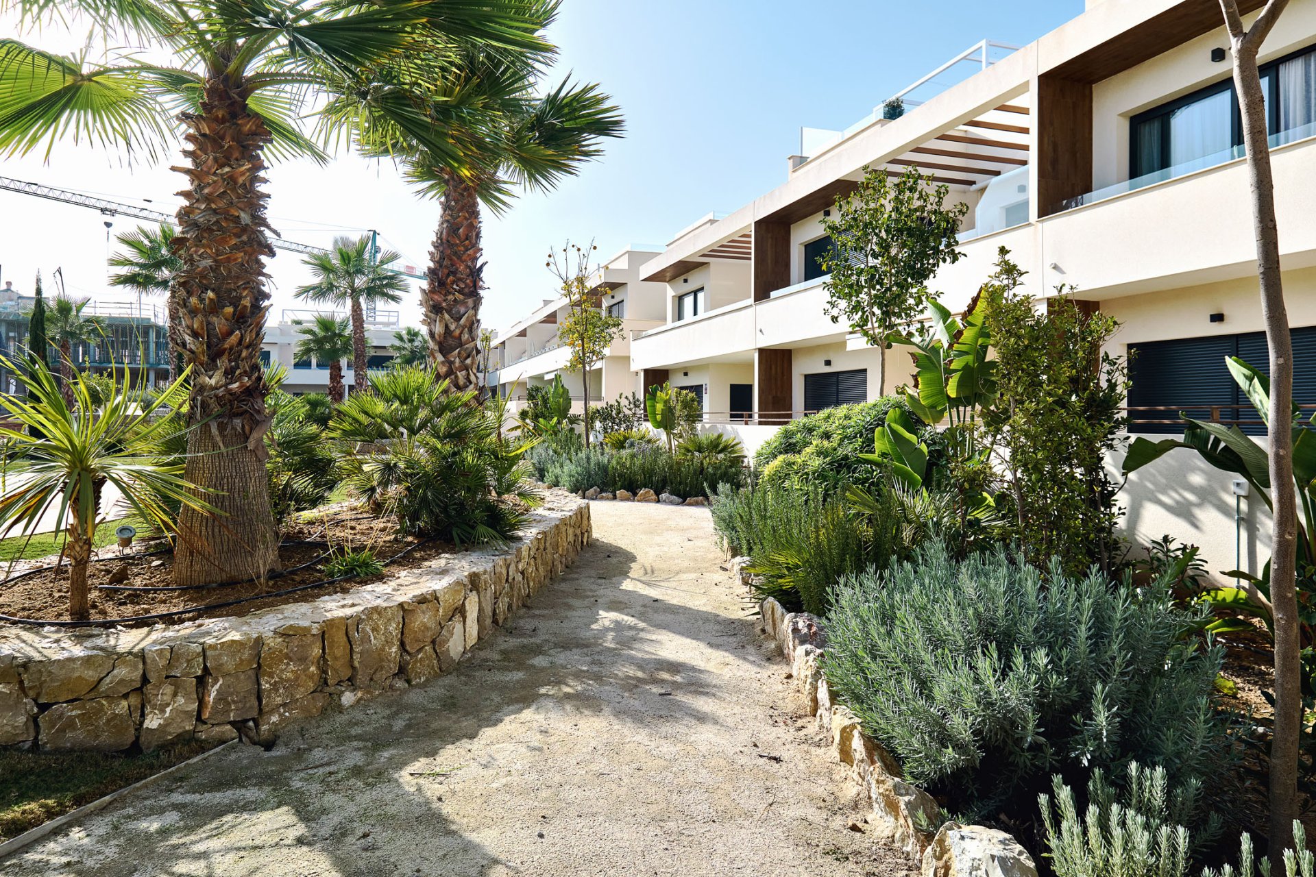 Comfortabele bungalow met tuin en solarium nabij zee in Torrevieja, 2 slaapkamers