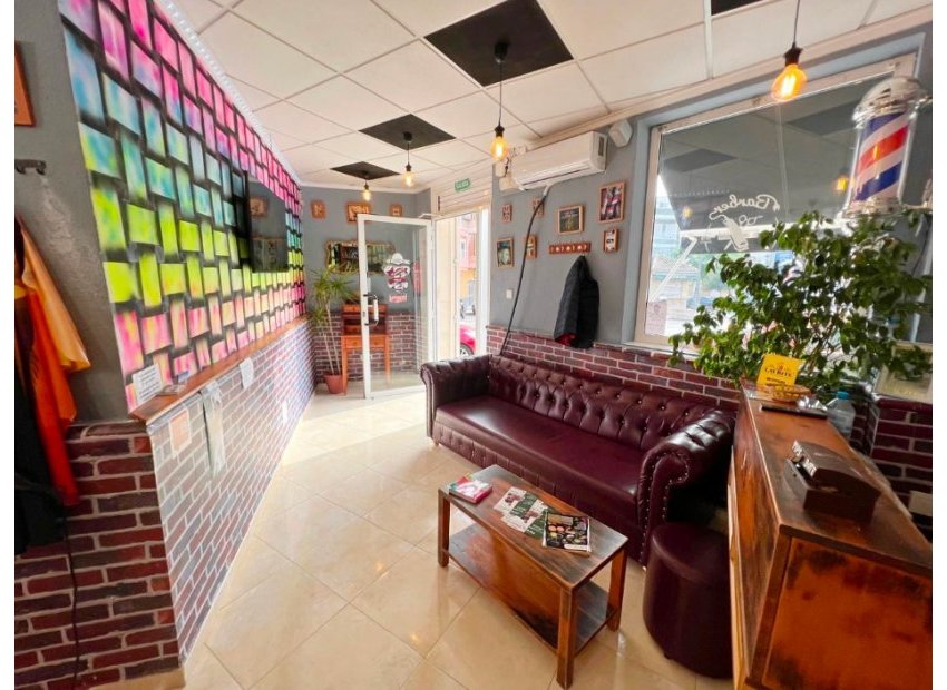 Commercial property for sale in Guardamar del Segura – 62 m² in a prime location