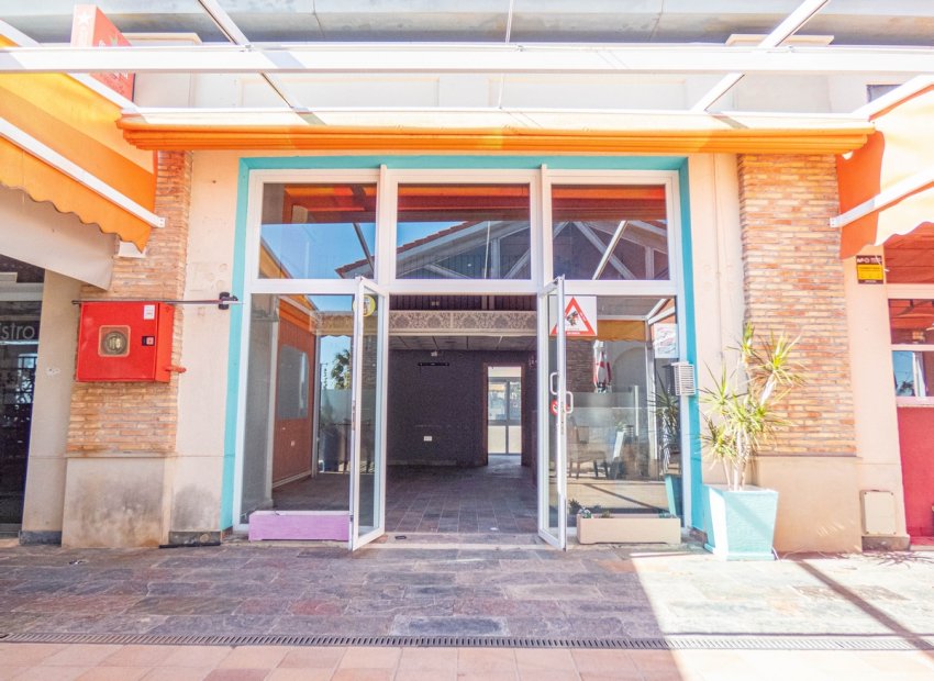 Commercieel - Bestaande bouw -
            Algorfa - FR-66219