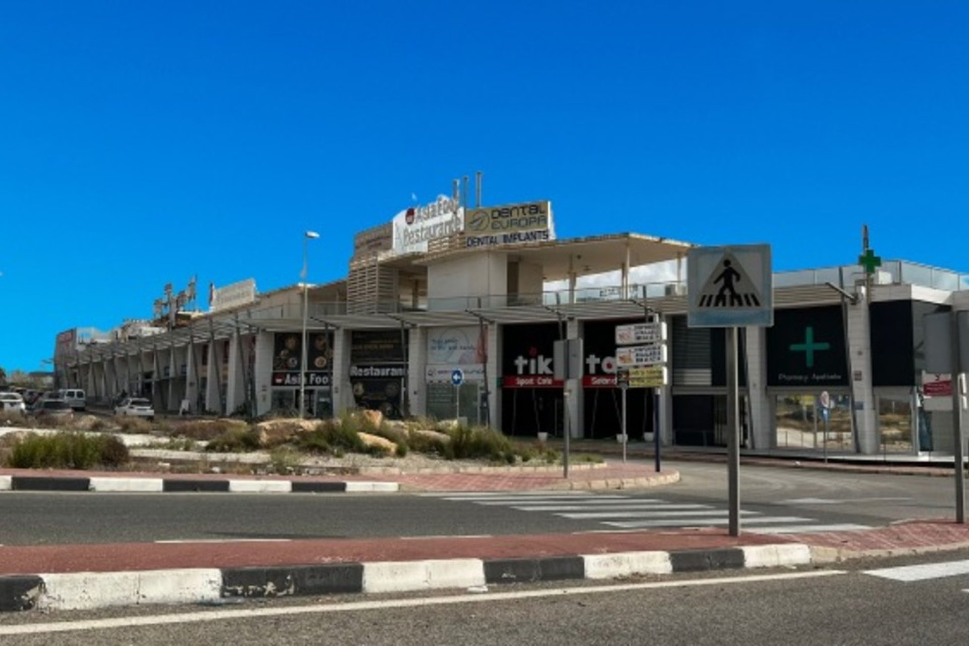 Commercieel pand te koop in Ciudad Quesada met huurinkomsten