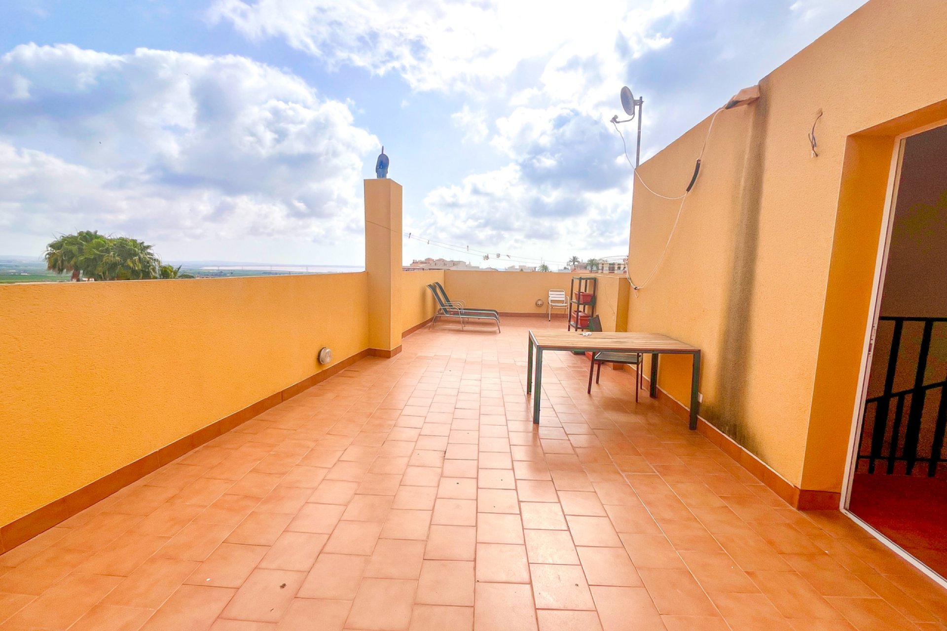 Complejo de apartamentos en San Miguel de Salinas con licencia de alquiler