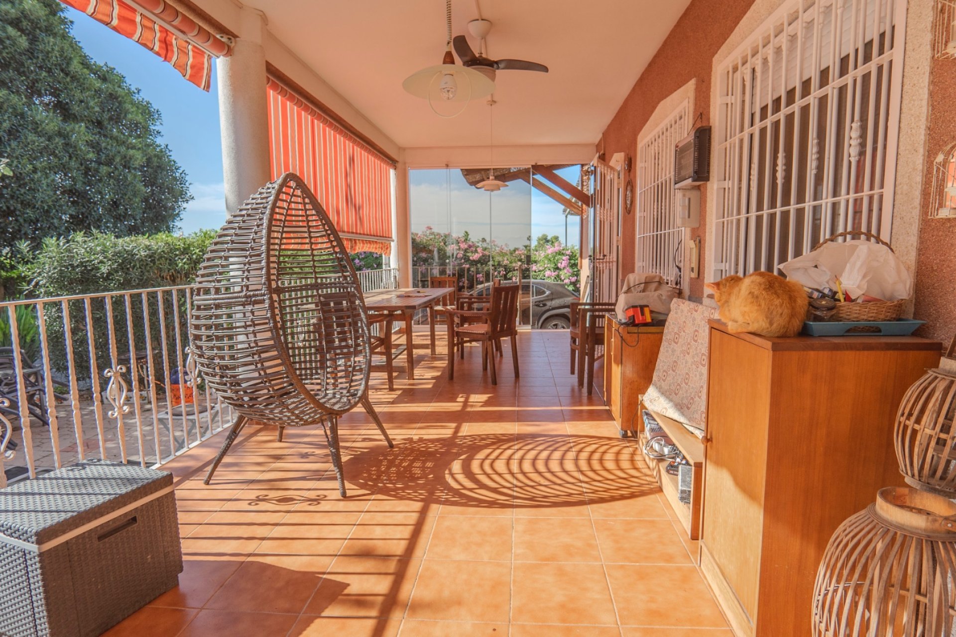 Country house with private pool, mountain views, and 3 bedrooms in Orihuela