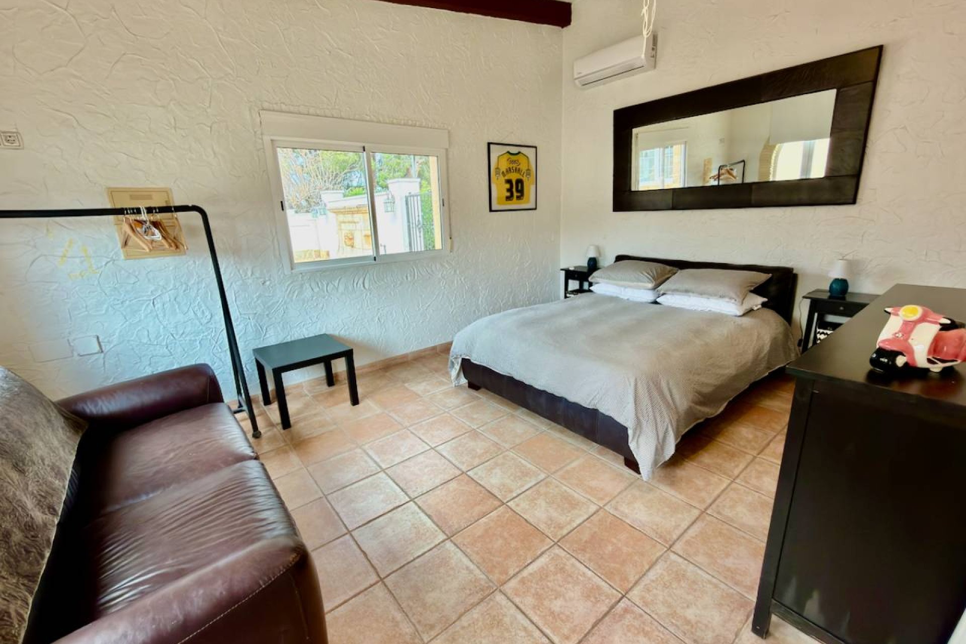 ﻿Country villa in Almoradí with a private pool, 6 bedrooms, and horse-riding facilities