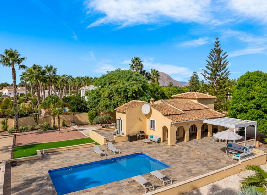 Country villa with private pool and panoramic views in Rafal, Costa Blanca