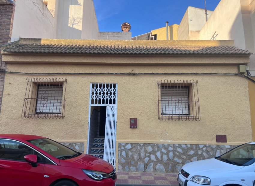 Cozy townhouse with 3 bedrooms and roof terrace in Jacarilla