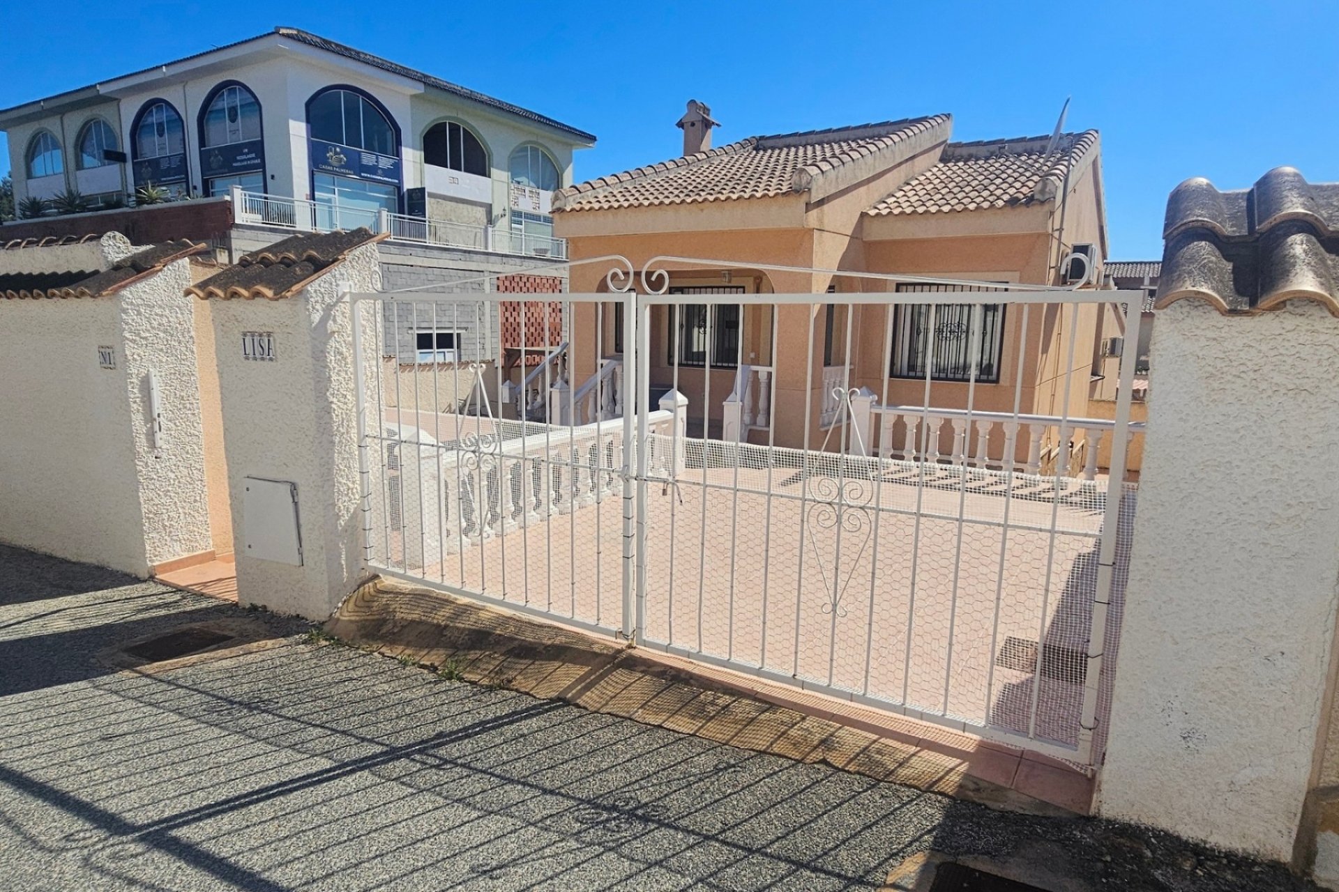 Detached home in Rojales with private pool and garden