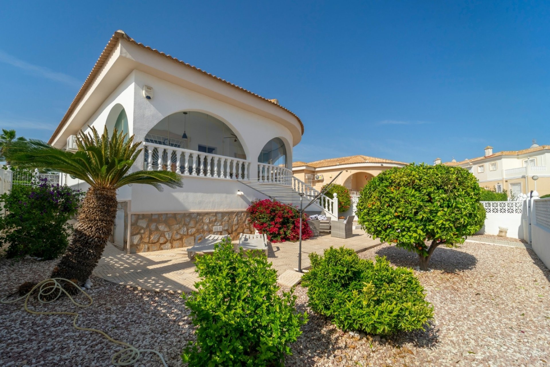 Detached home with a garden and communal pool in Monteazul, Benijófar