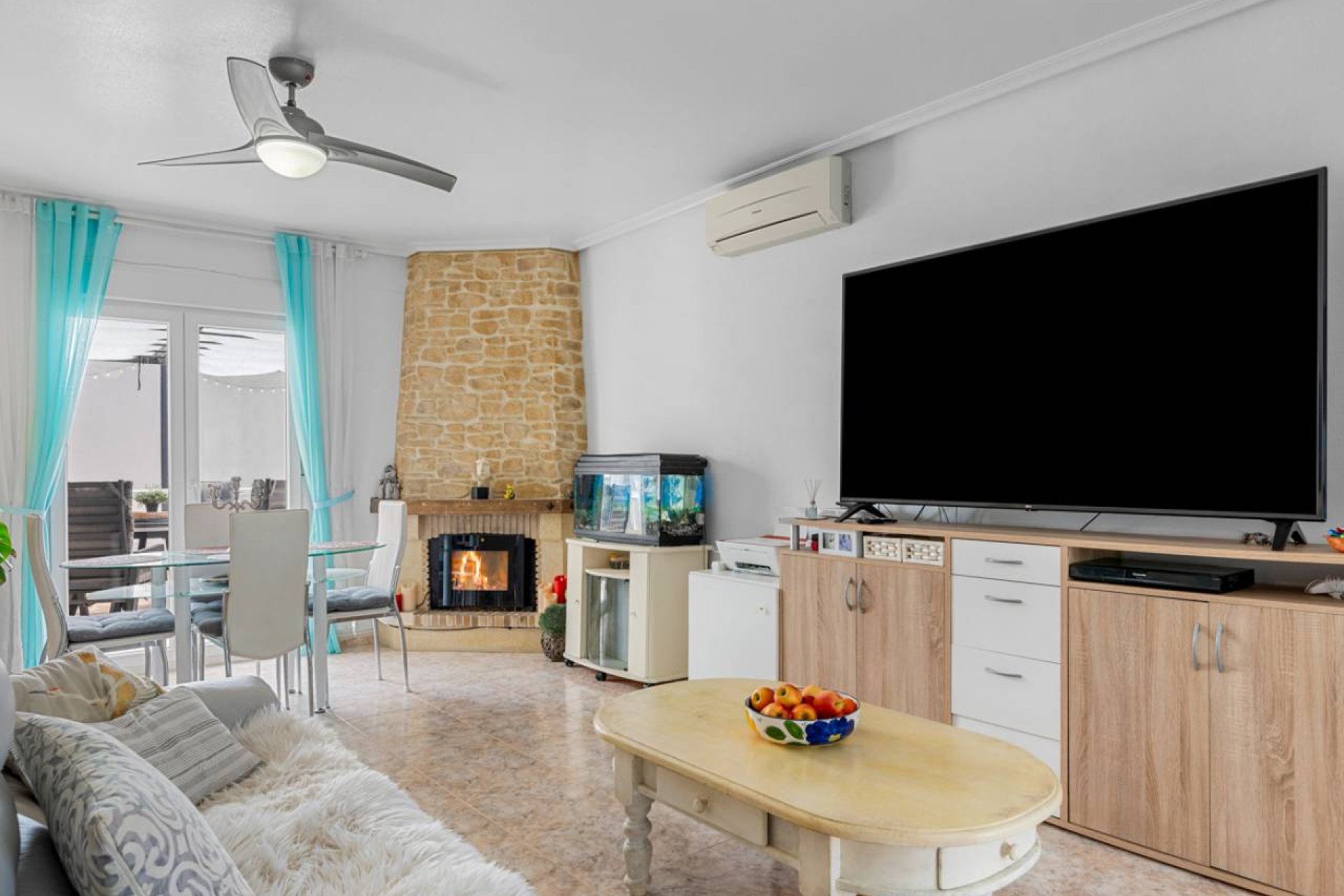 Detached luxury villa with 6 bedrooms, a private pool, and a separate apartment in Benijofar