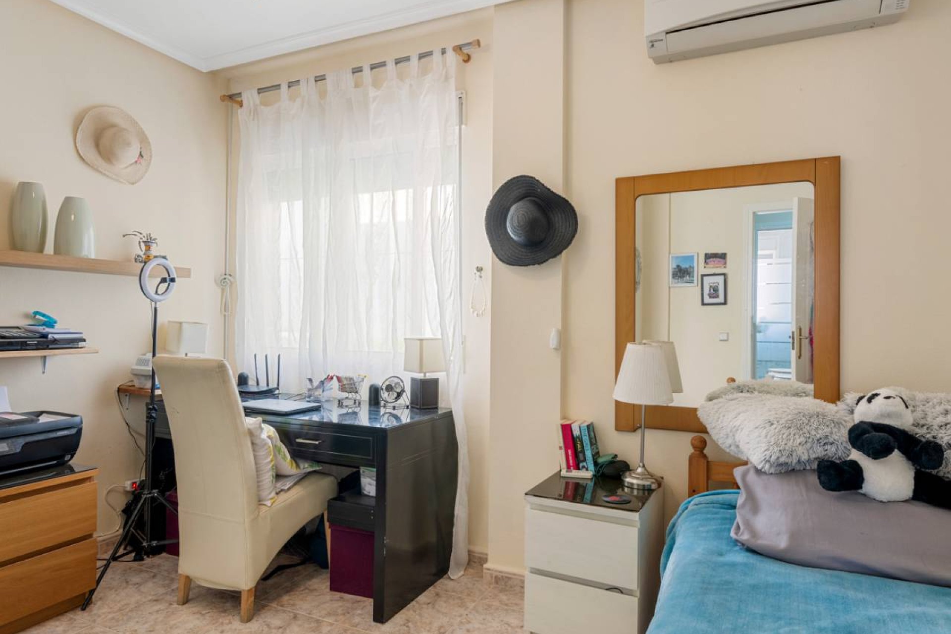 Detached luxury villa with 6 bedrooms, a private pool, and a separate apartment in Benijofar