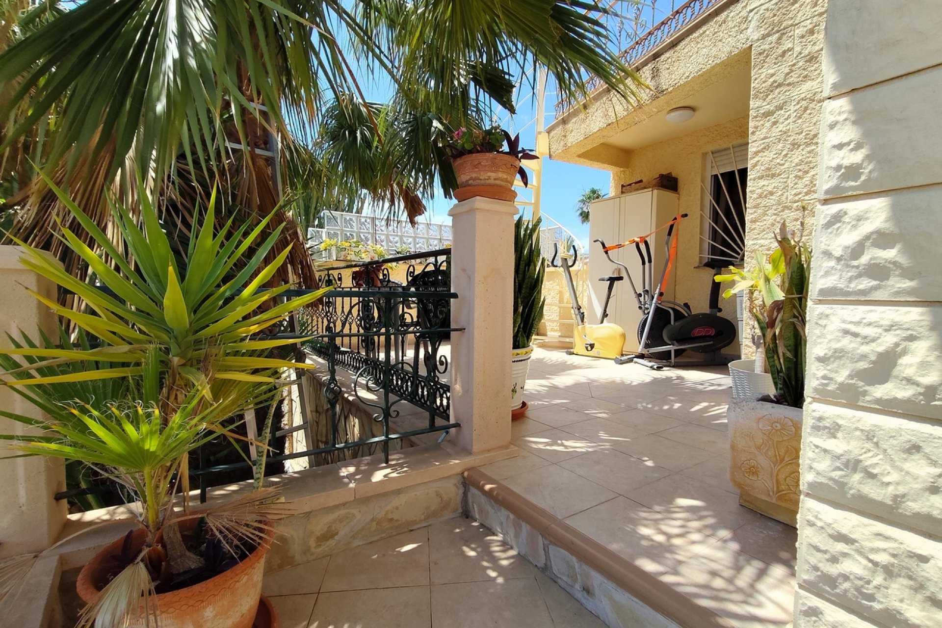 Detached villa in Ciudad Quesada with private pool and ocean view