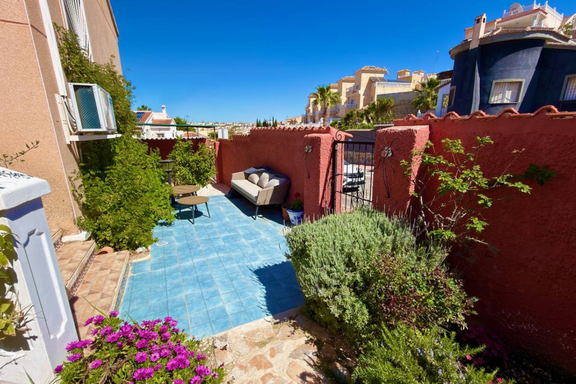 Detached villa with garden and sun deck in Ciudad Quesada, near the golf course and beach